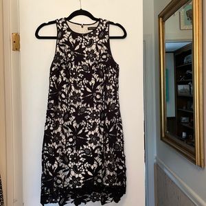 Black and white lace dress. Banana Republic. EUC.